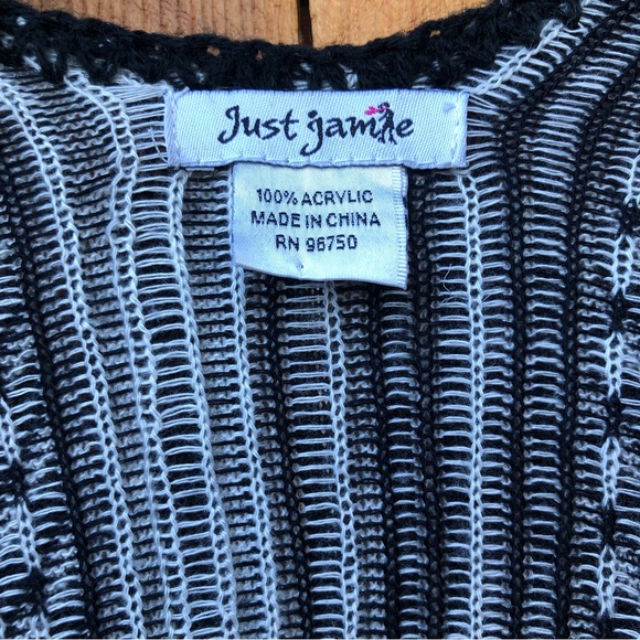 Just Jamie Black & White Geometric Ruana One Size - Picture 4 of 8